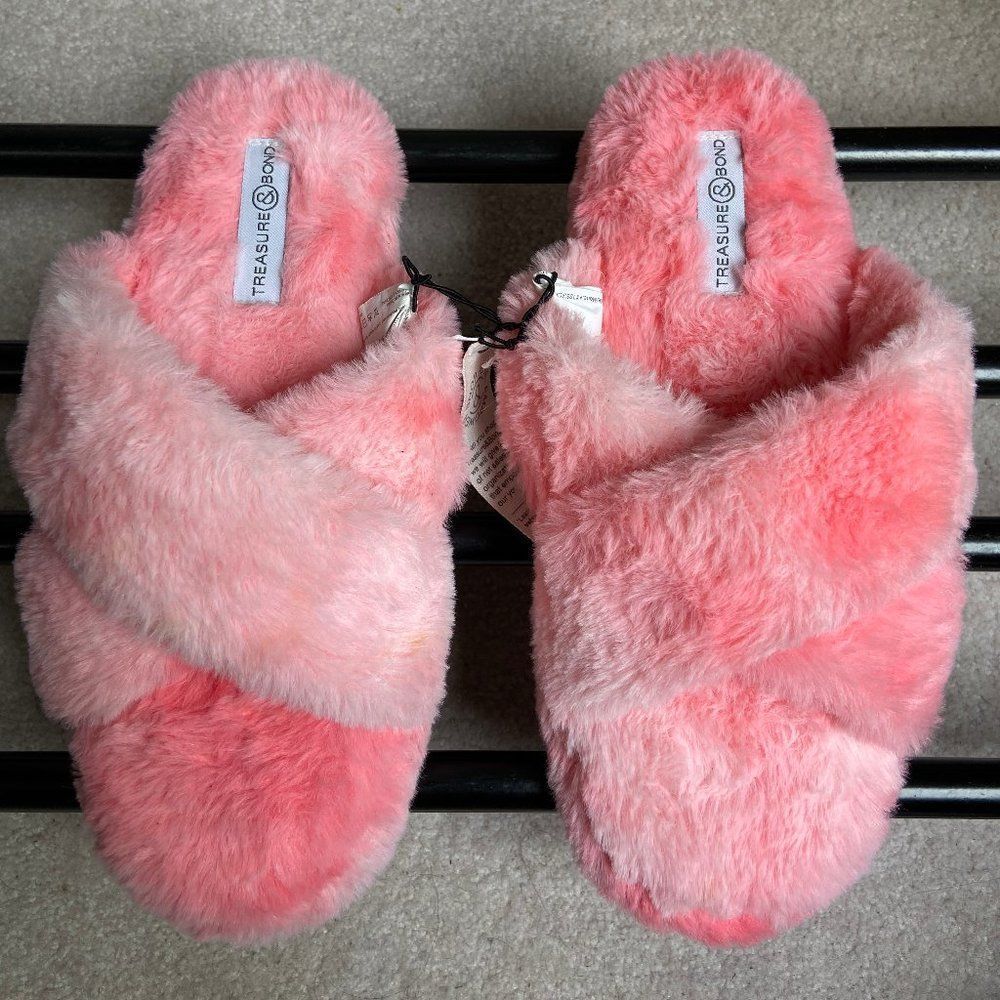 TREASURE & BOND Plush Slippers NEW NWT